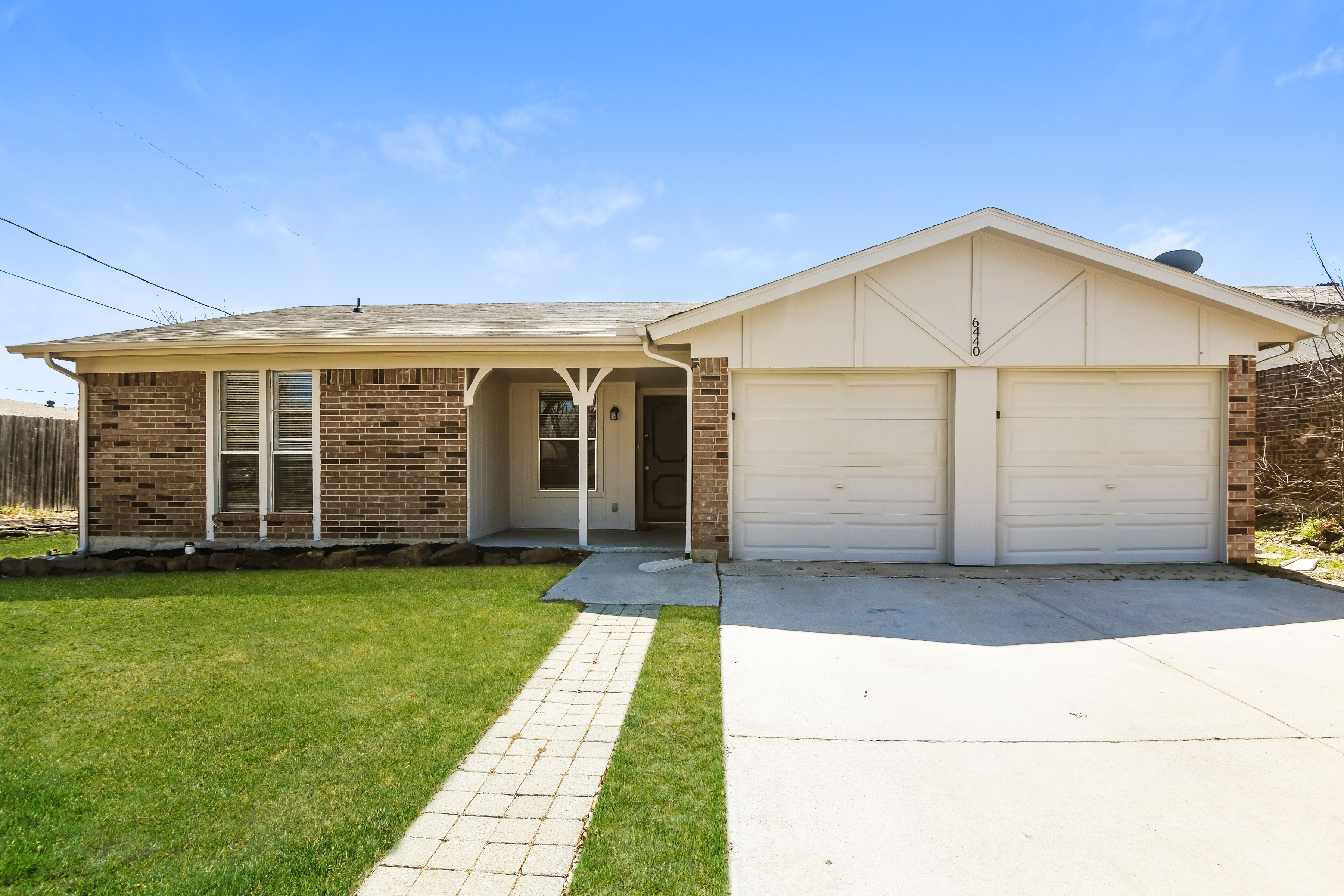 6440 Rebecca Lane Watauga, TX 76148